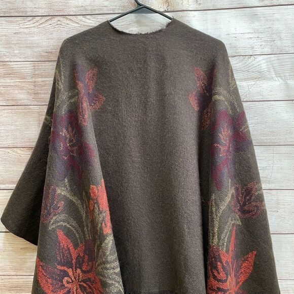 SOFT BROWN FRINGE WRAP WITH FLORAL PRINT - Picture 7 of 9